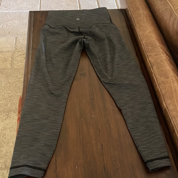 Lululemon crop - Picture 2 of 3